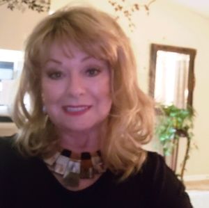 Meet your Posher, Becky